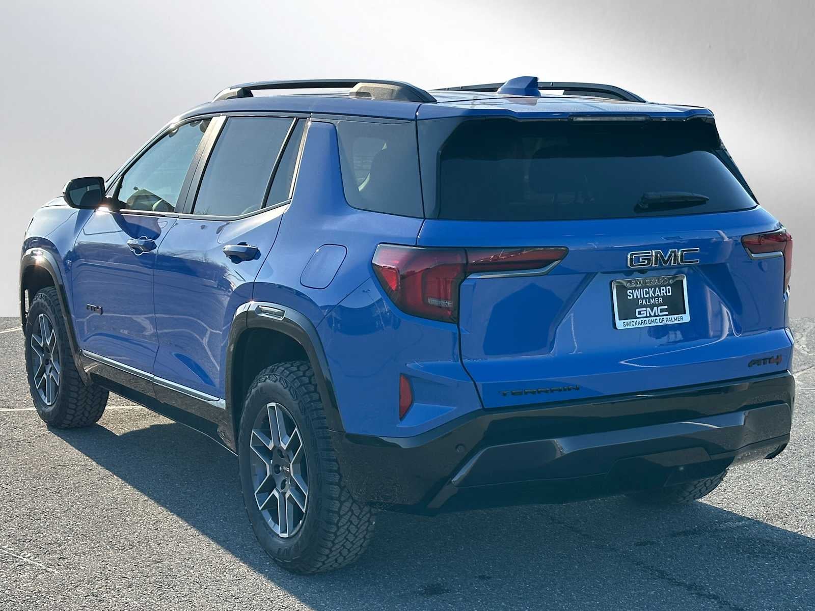 View vehicle photo 5