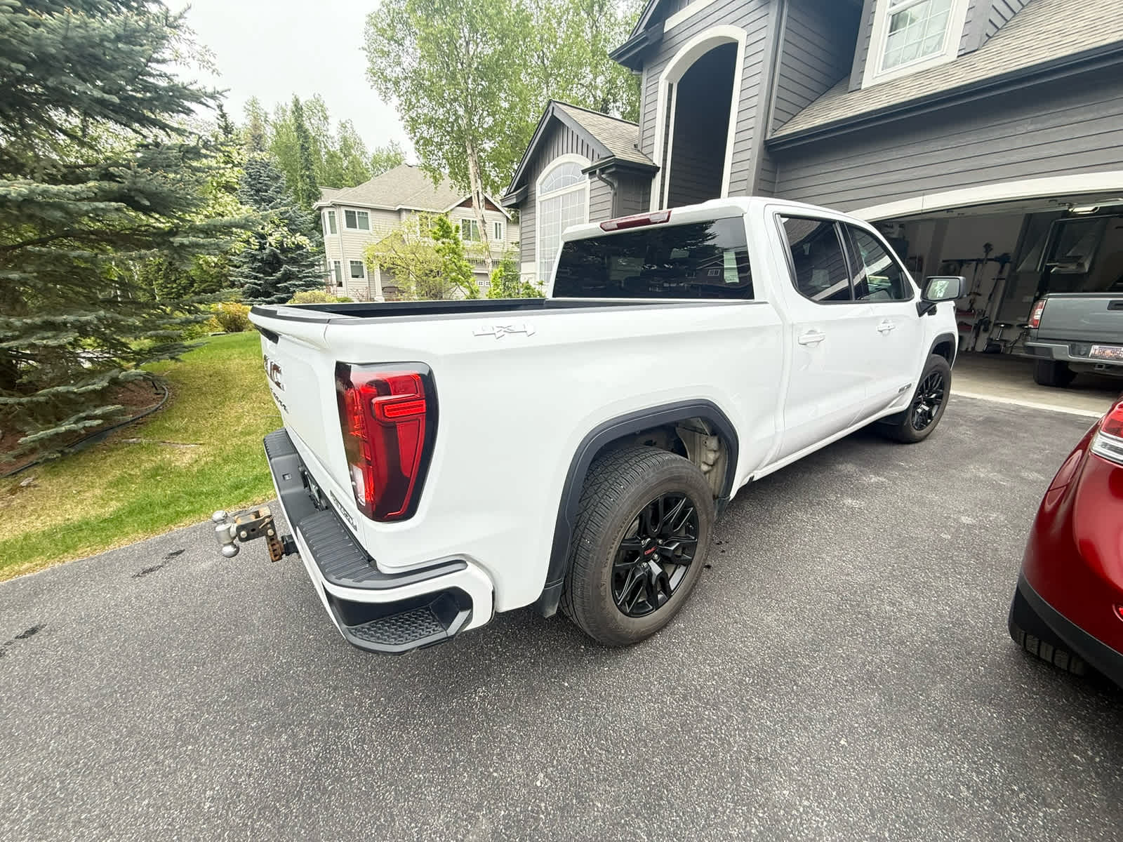 View vehicle photo 2