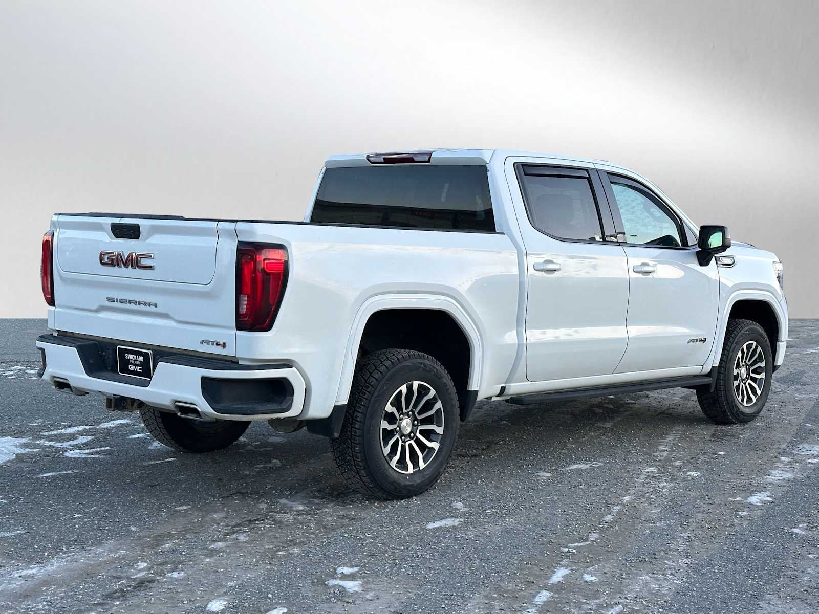 View vehicle photo 3