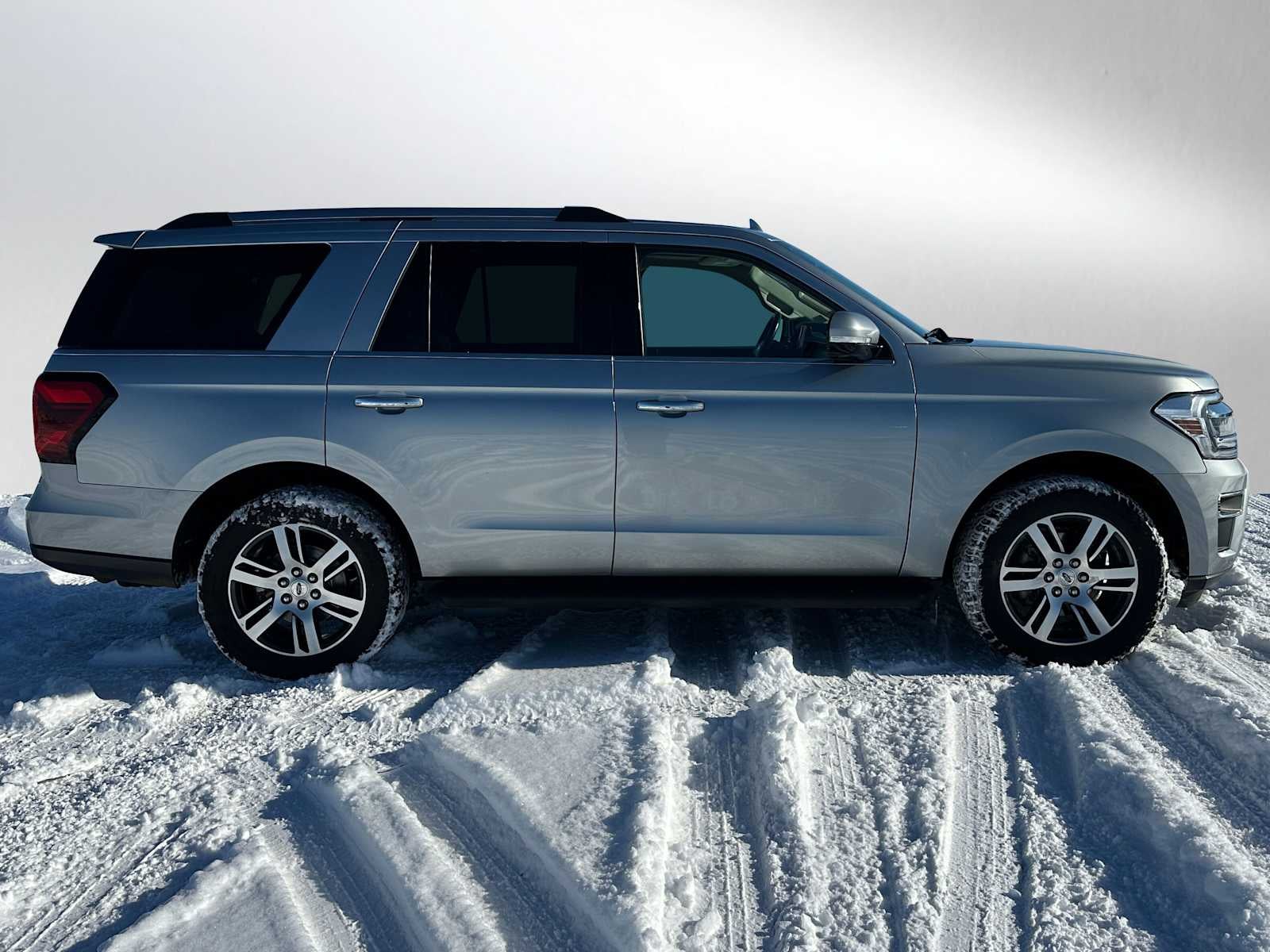 View vehicle photo 2