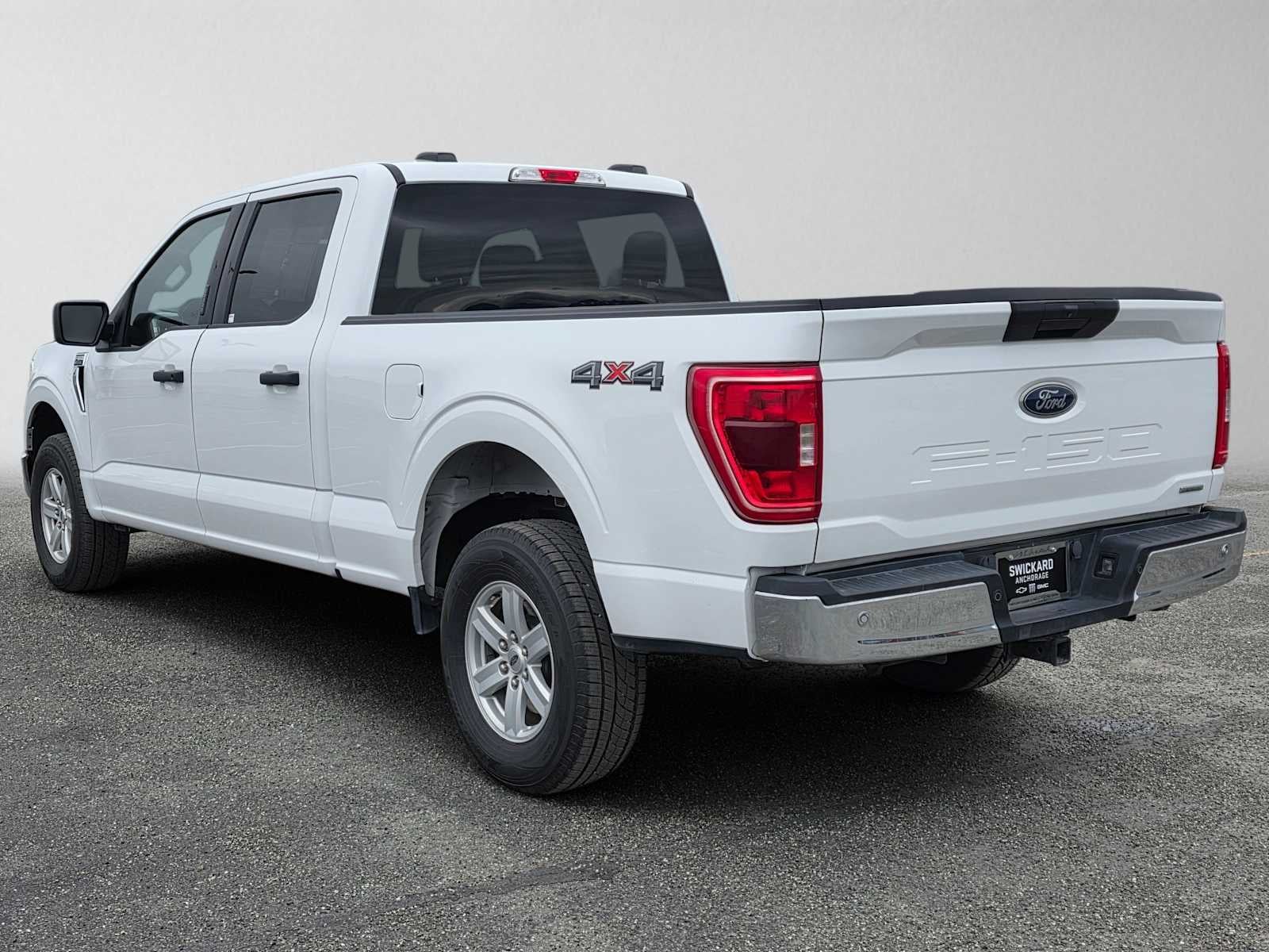 View vehicle photo 5