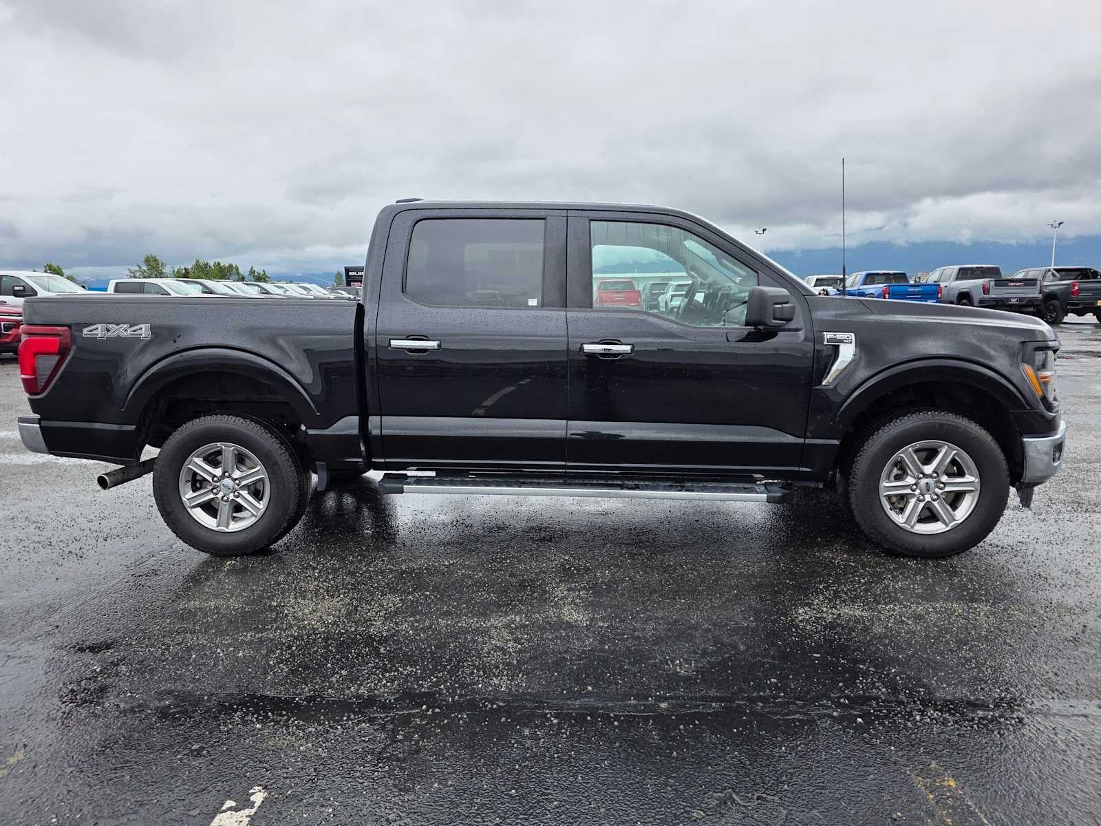 View vehicle photo 2