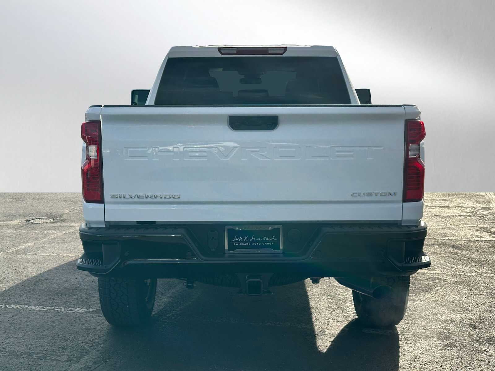 View vehicle photo 4