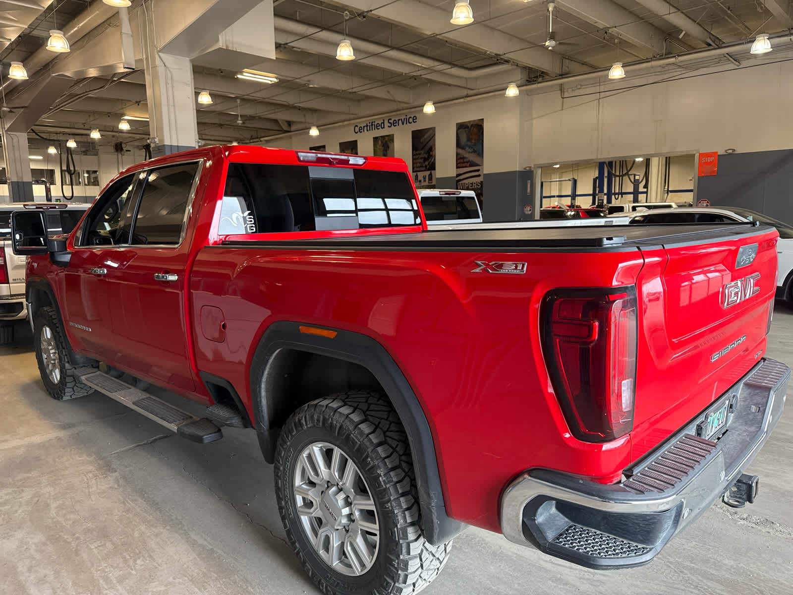 View vehicle photo 3