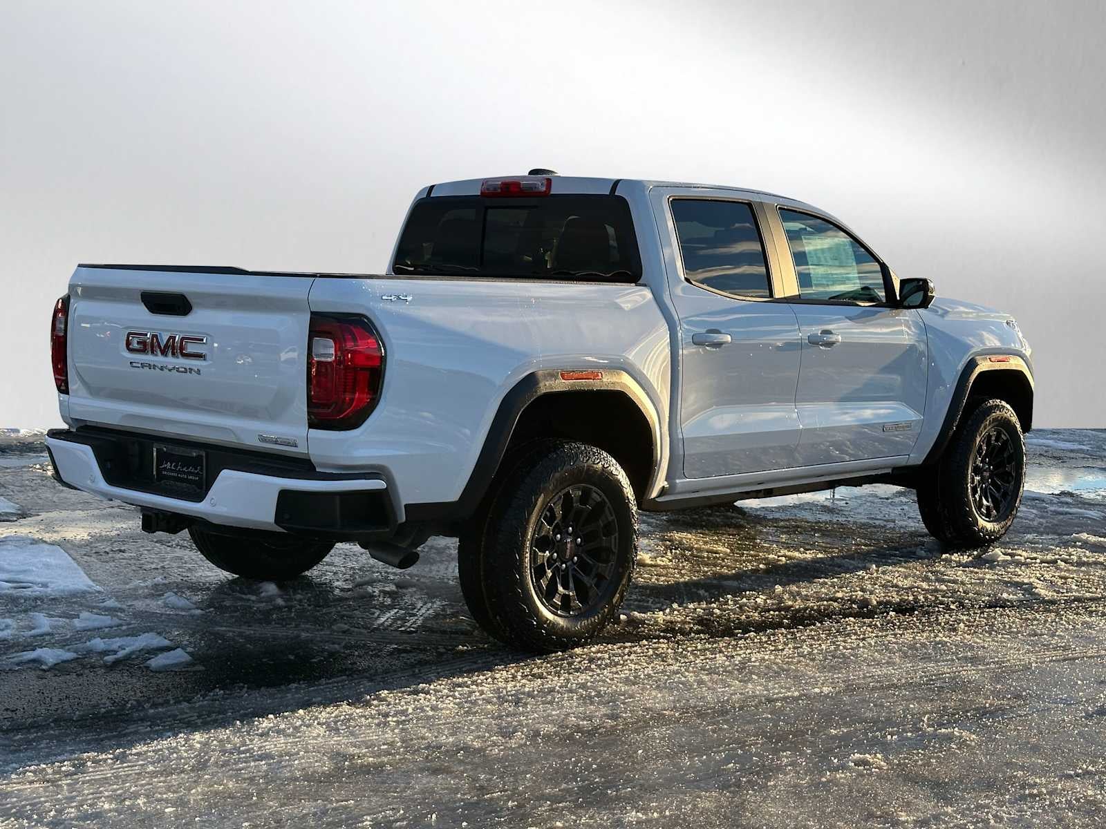 View vehicle photo 3