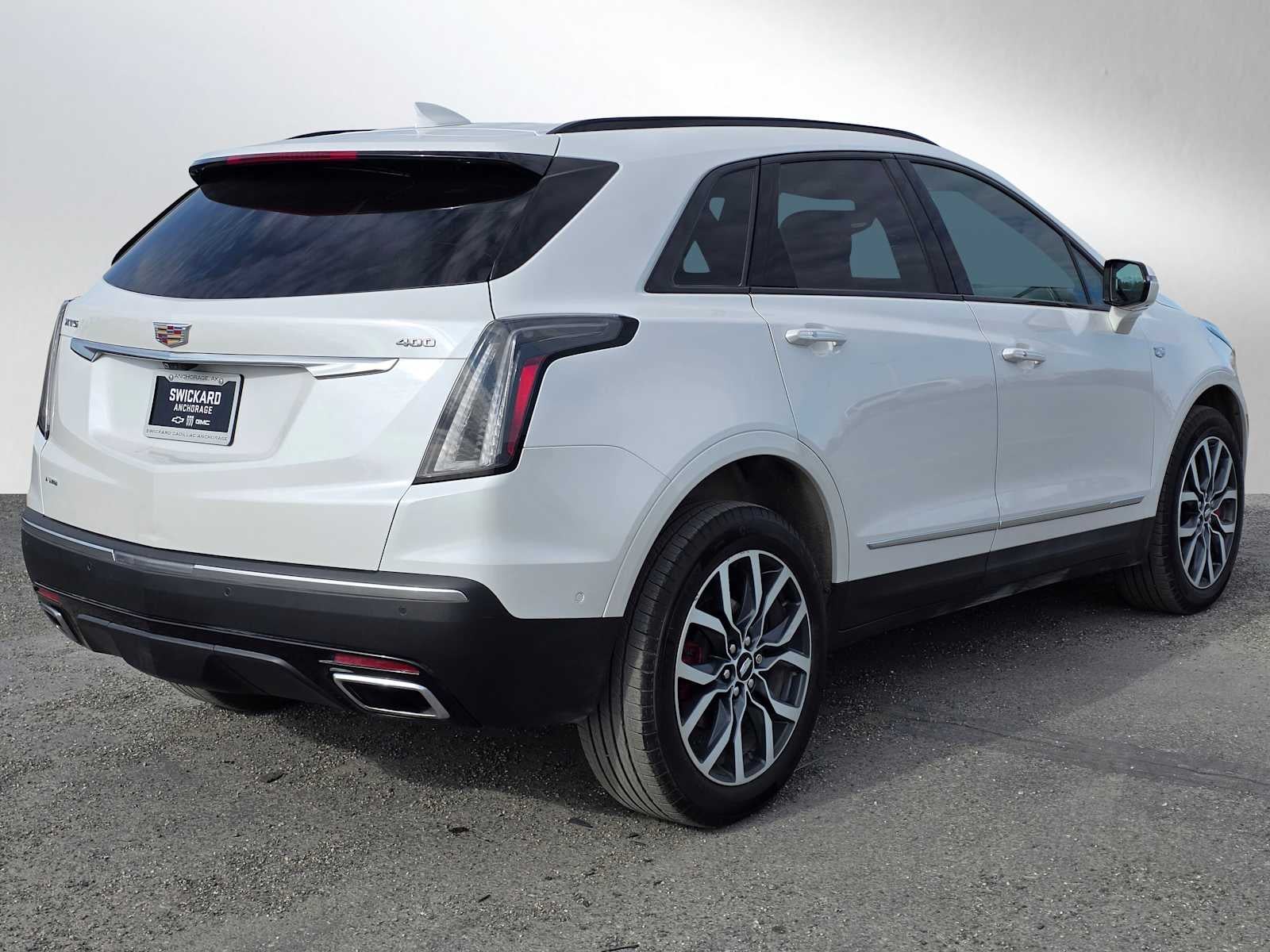 View vehicle photo 3