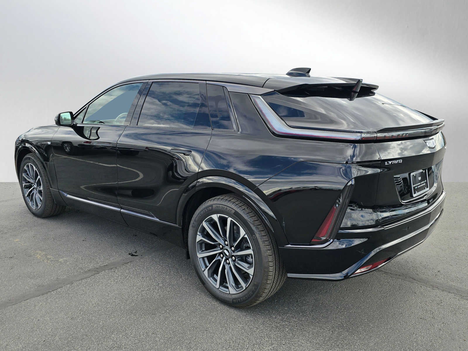 View vehicle photo 5