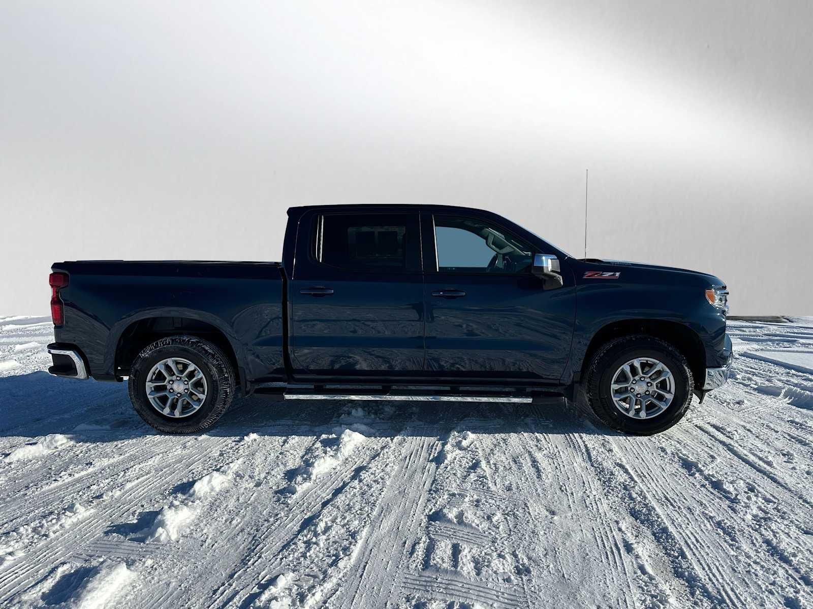 View vehicle photo 2