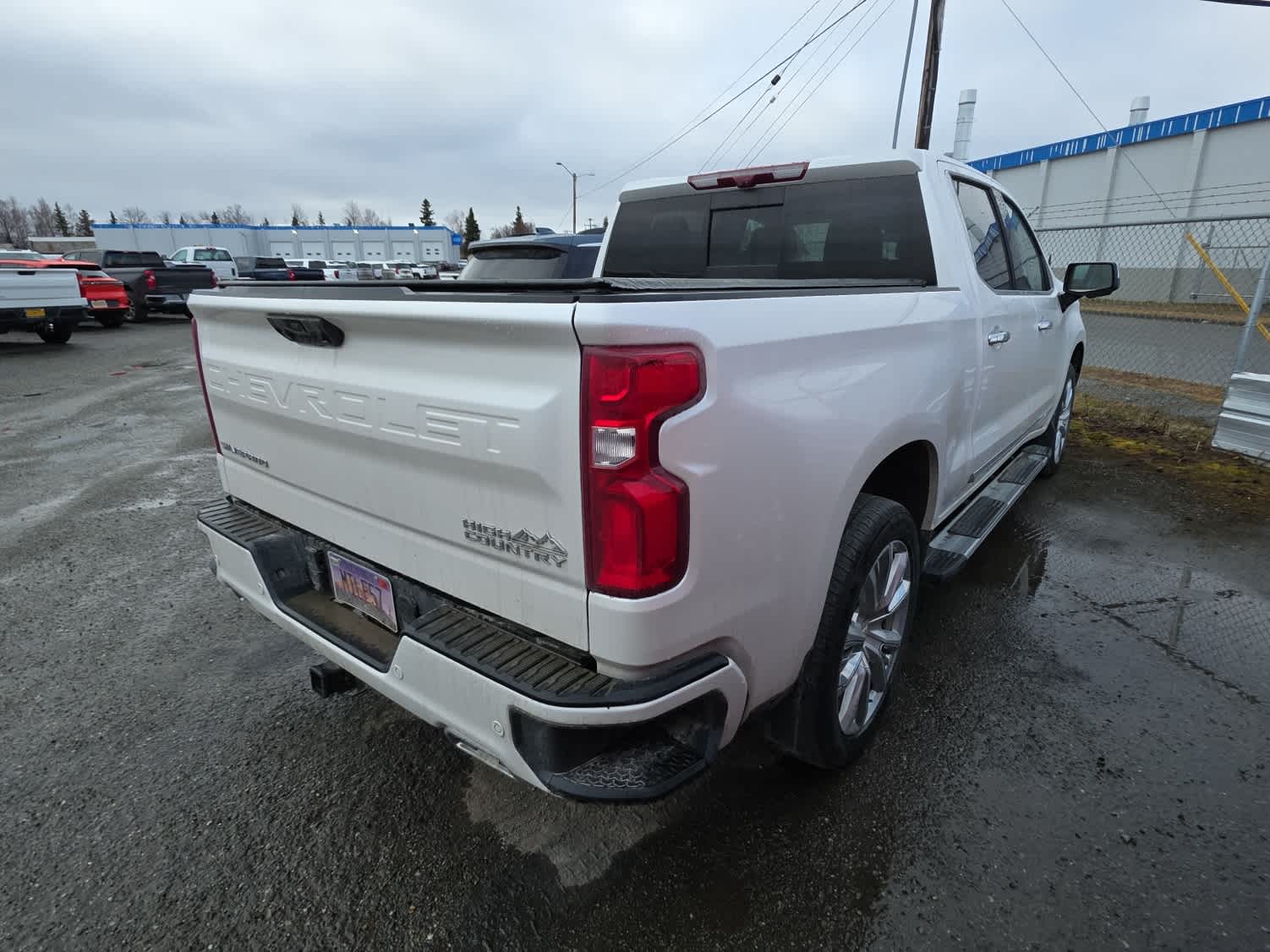 View vehicle photo 4