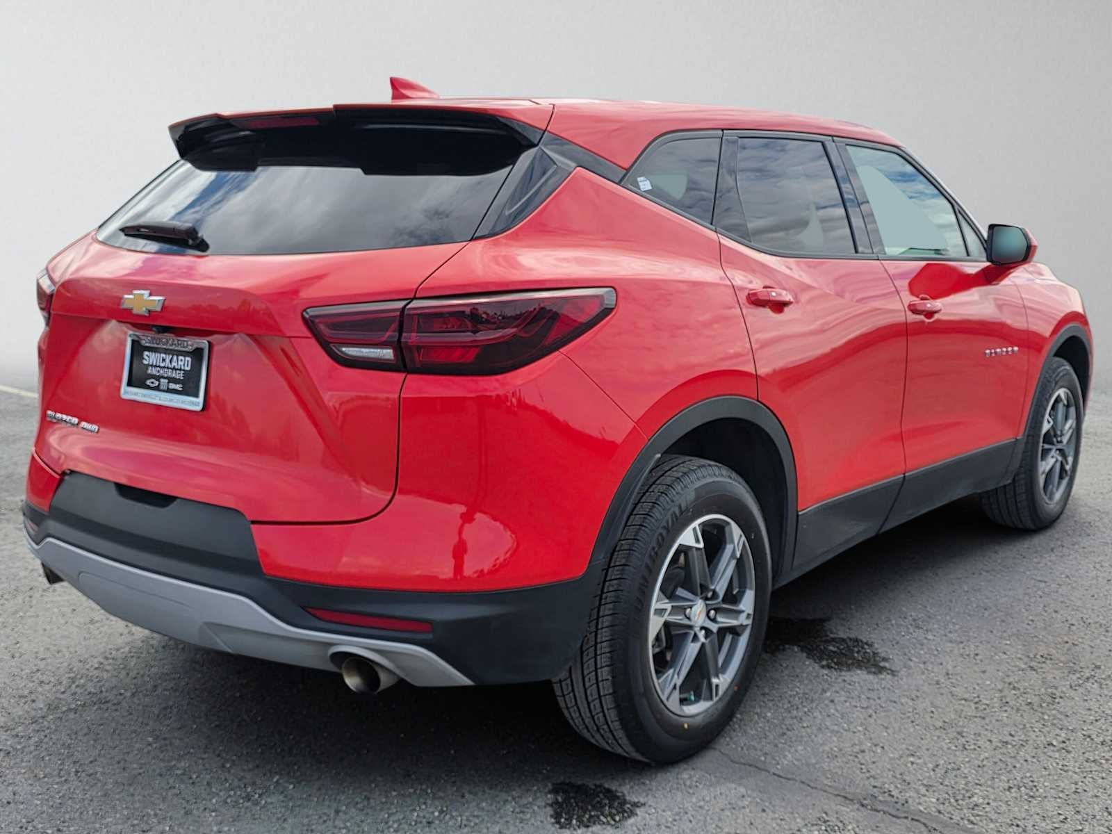 View vehicle photo 3