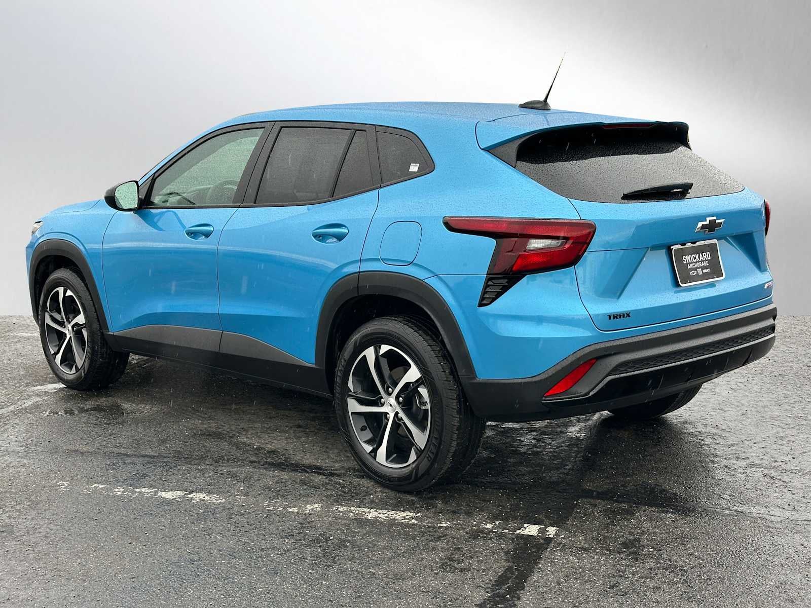 View vehicle photo 5