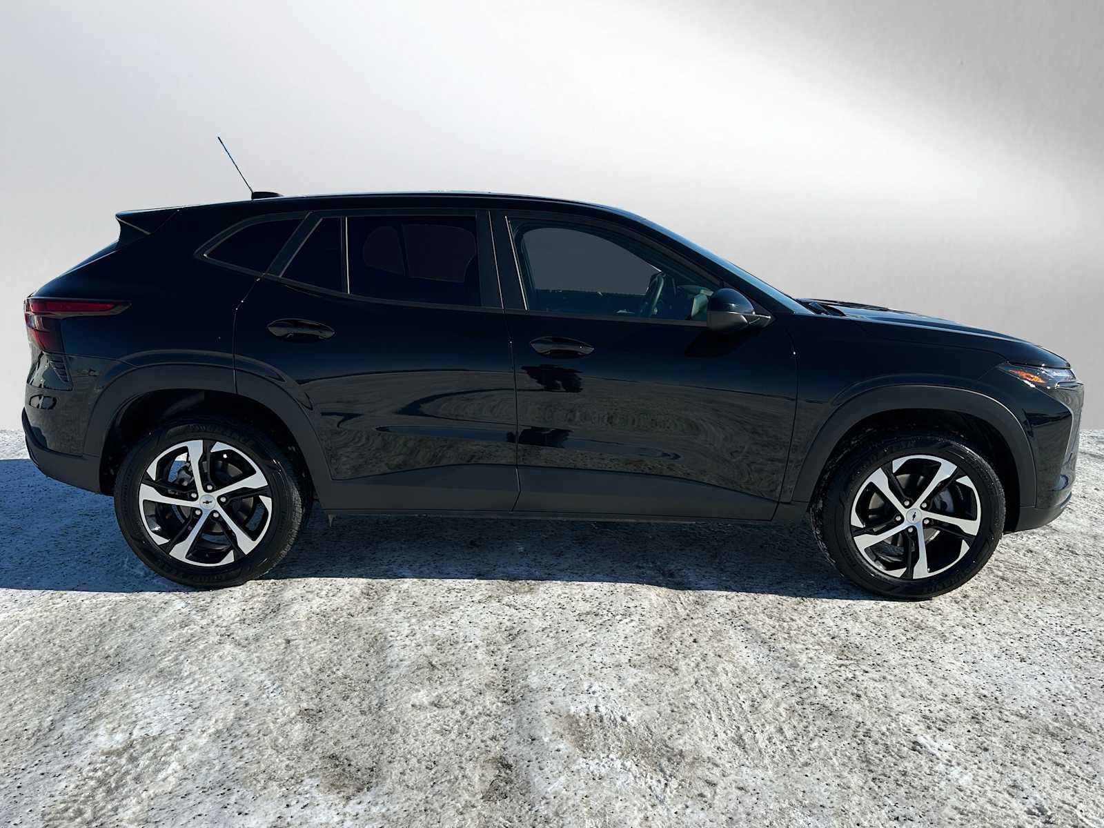 View vehicle photo 2