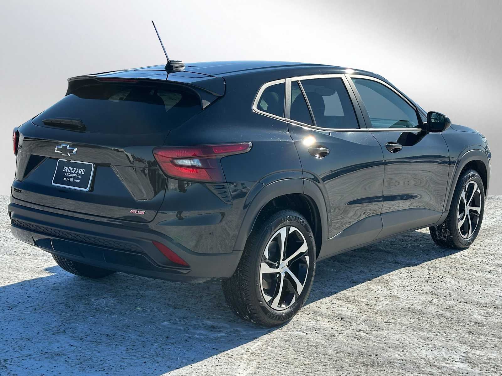 View vehicle photo 3