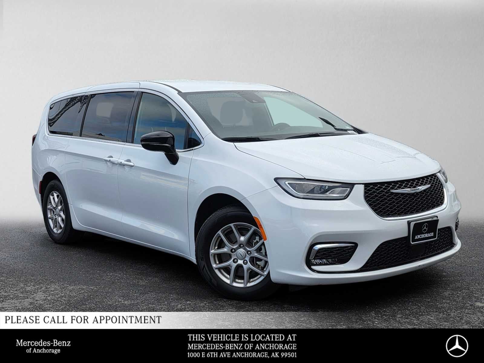 Bright White Clearcoat 2025 Chrysler Pacifica Minivan Front-Wheel Drive 9-Speed Automatic