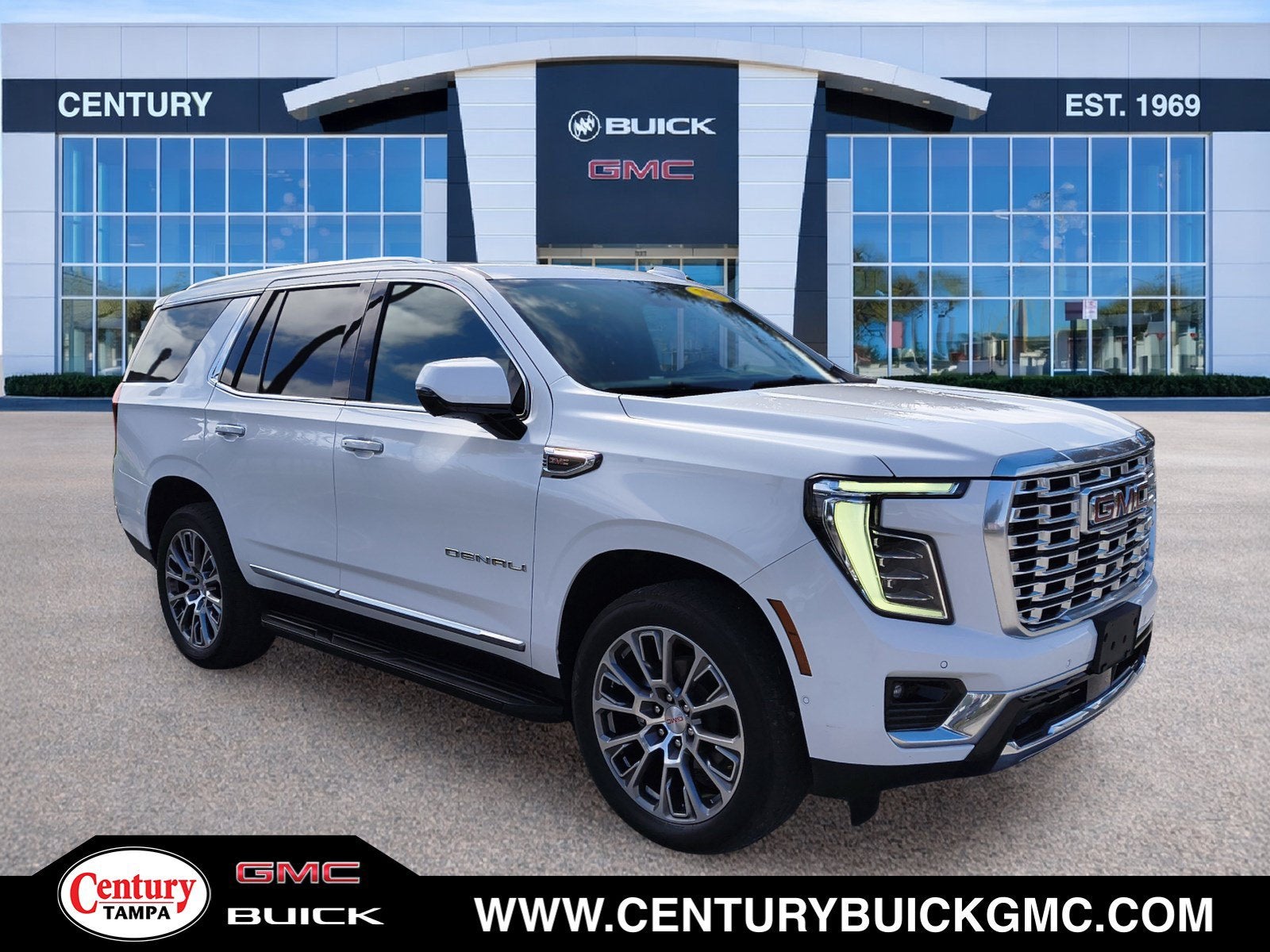 Summit White 2025 GMC Yukon SUV / Crossover Four-Wheel Drive Automatic