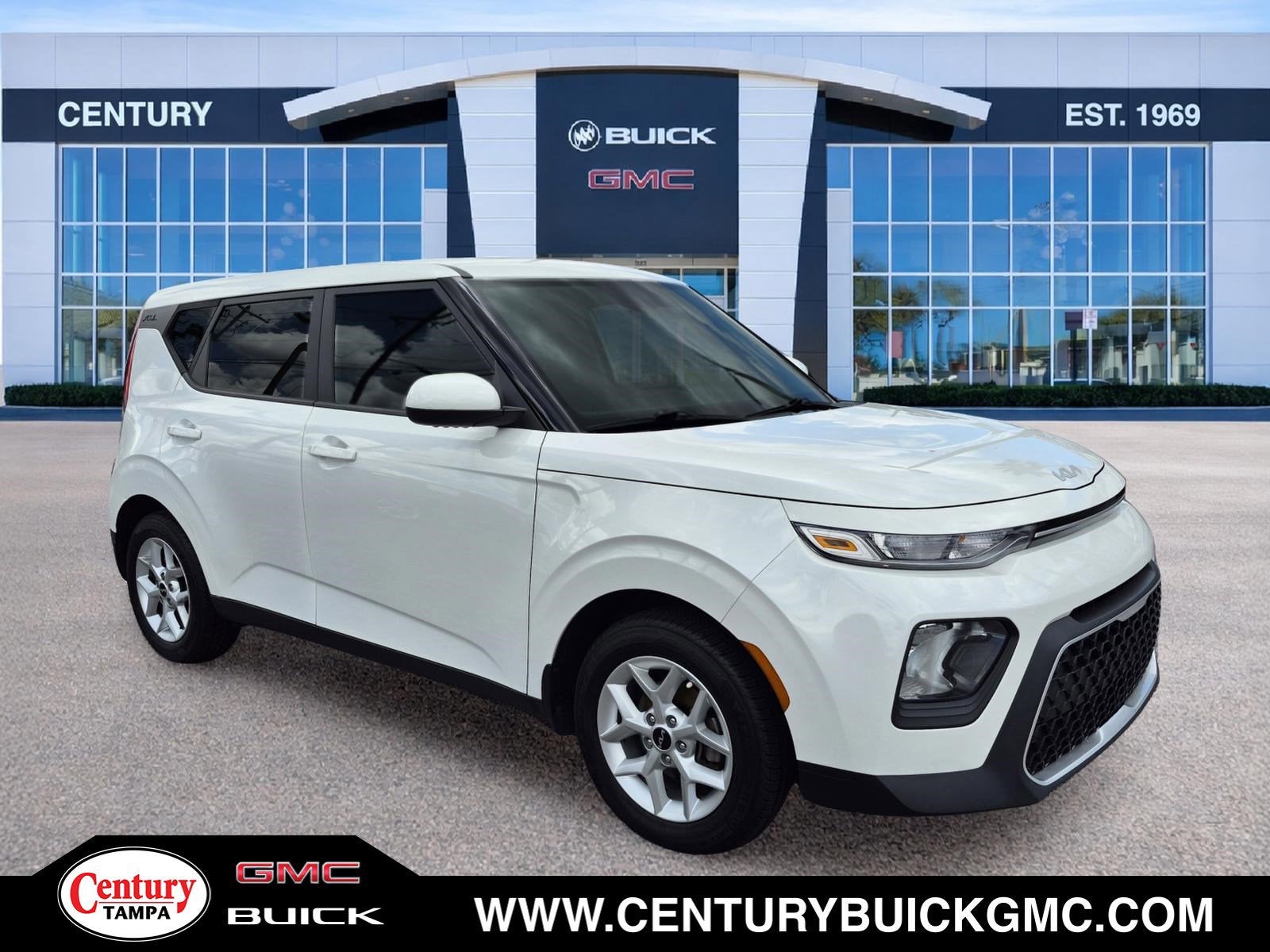 White 2022 Kia Soul SUV / Crossover Front-Wheel Drive Automatic