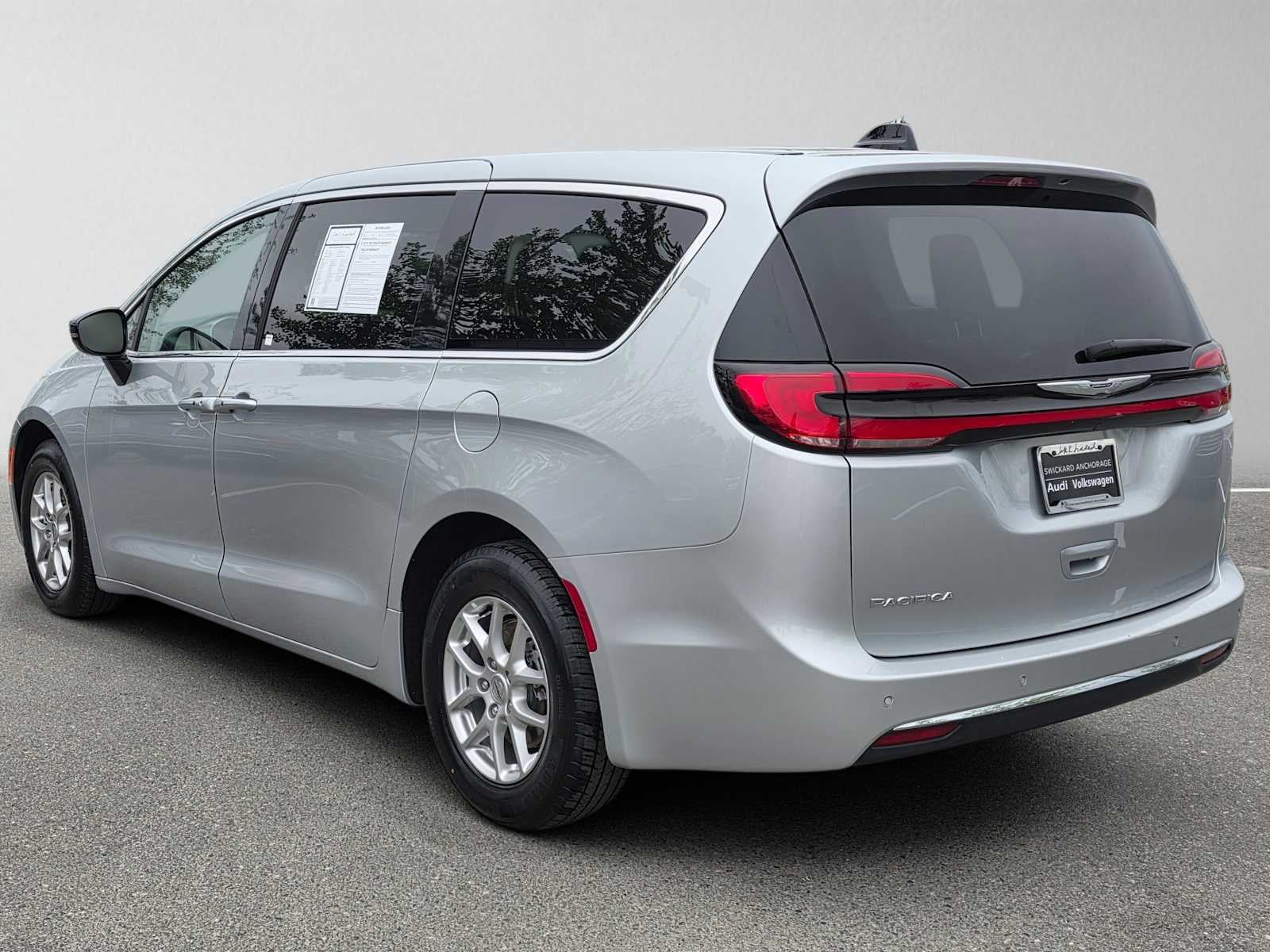 View vehicle photo 5