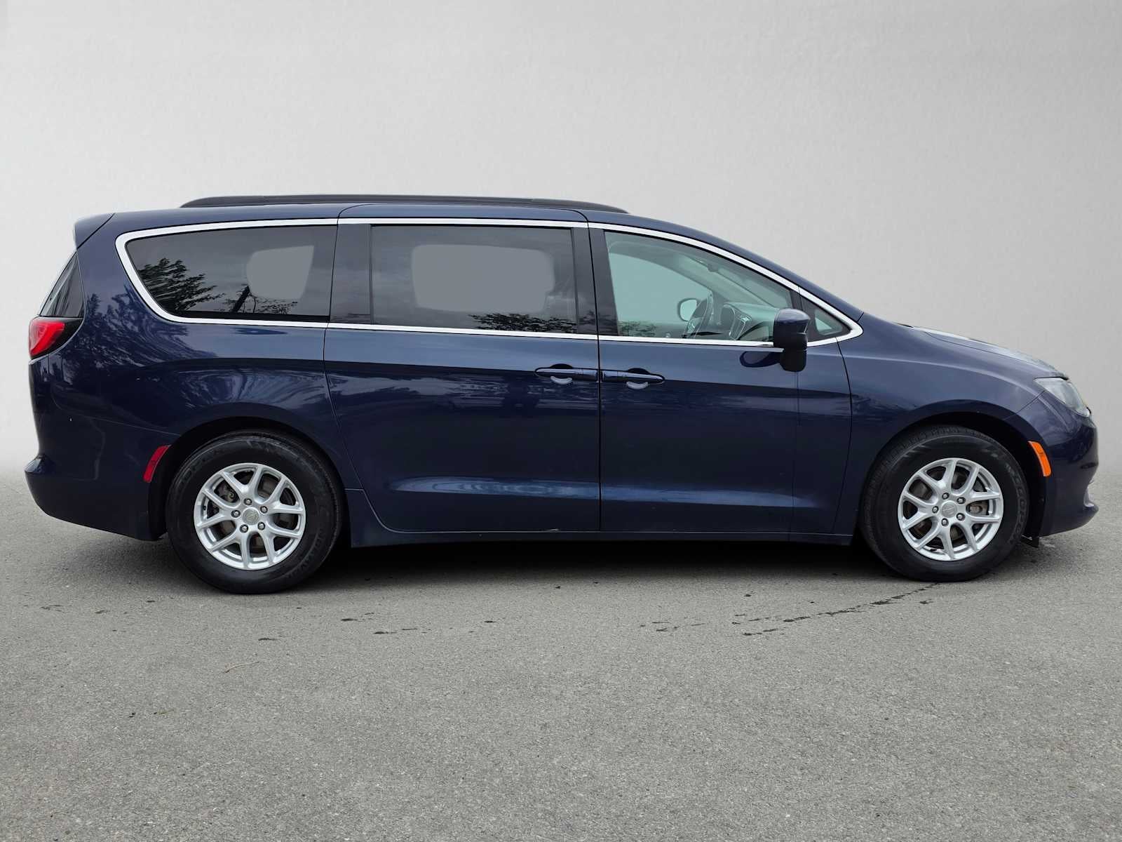 View vehicle photo 2