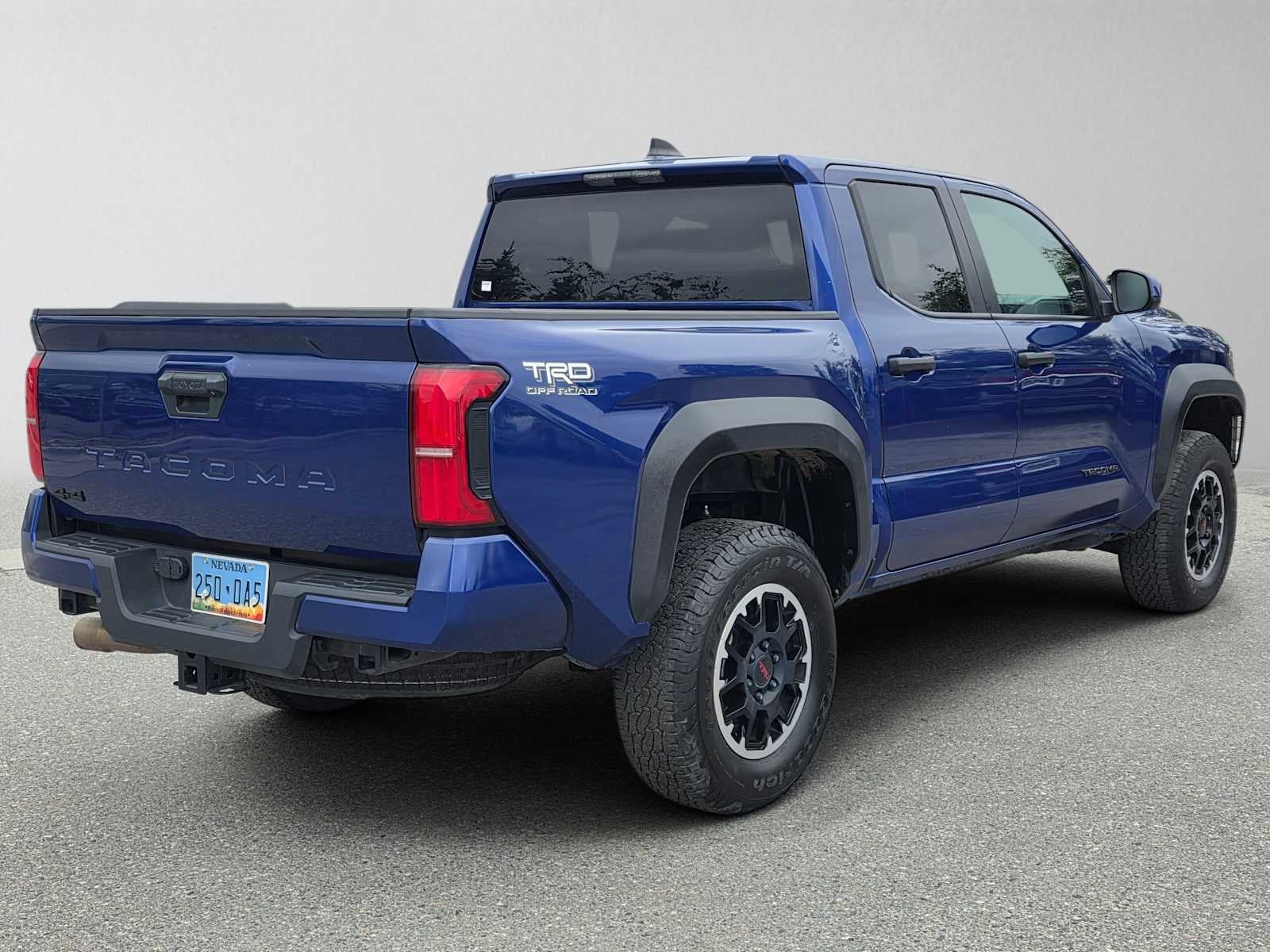View vehicle photo 3