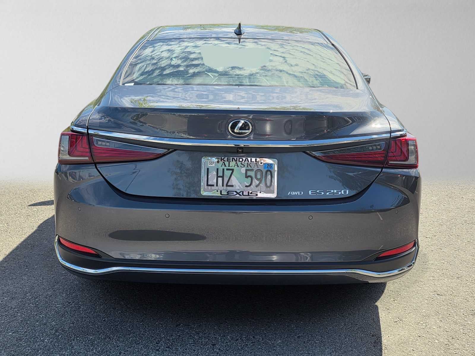 View vehicle photo 4
