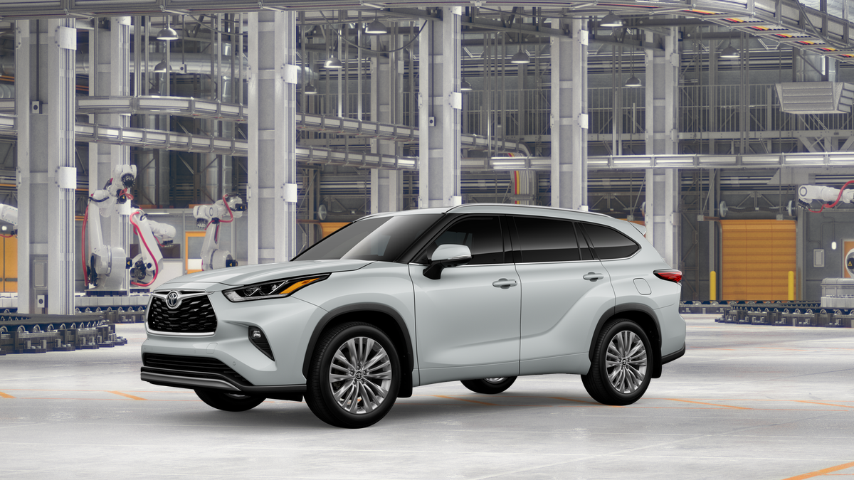 White (Wind Chill Pearl) 2026 Toyota Highlander SUV / Crossover All-Wheel Drive 8-Speed Automatic