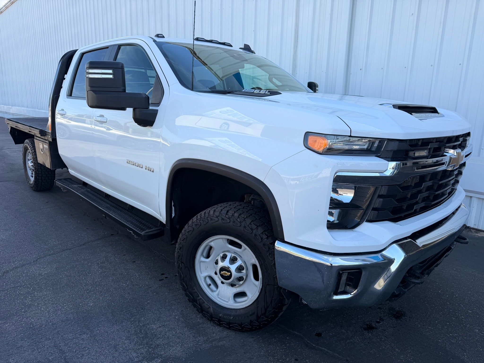 Summit White 2024 Chevrolet Silverado 2500HD Pickup Truck Four-Wheel Drive Automatic