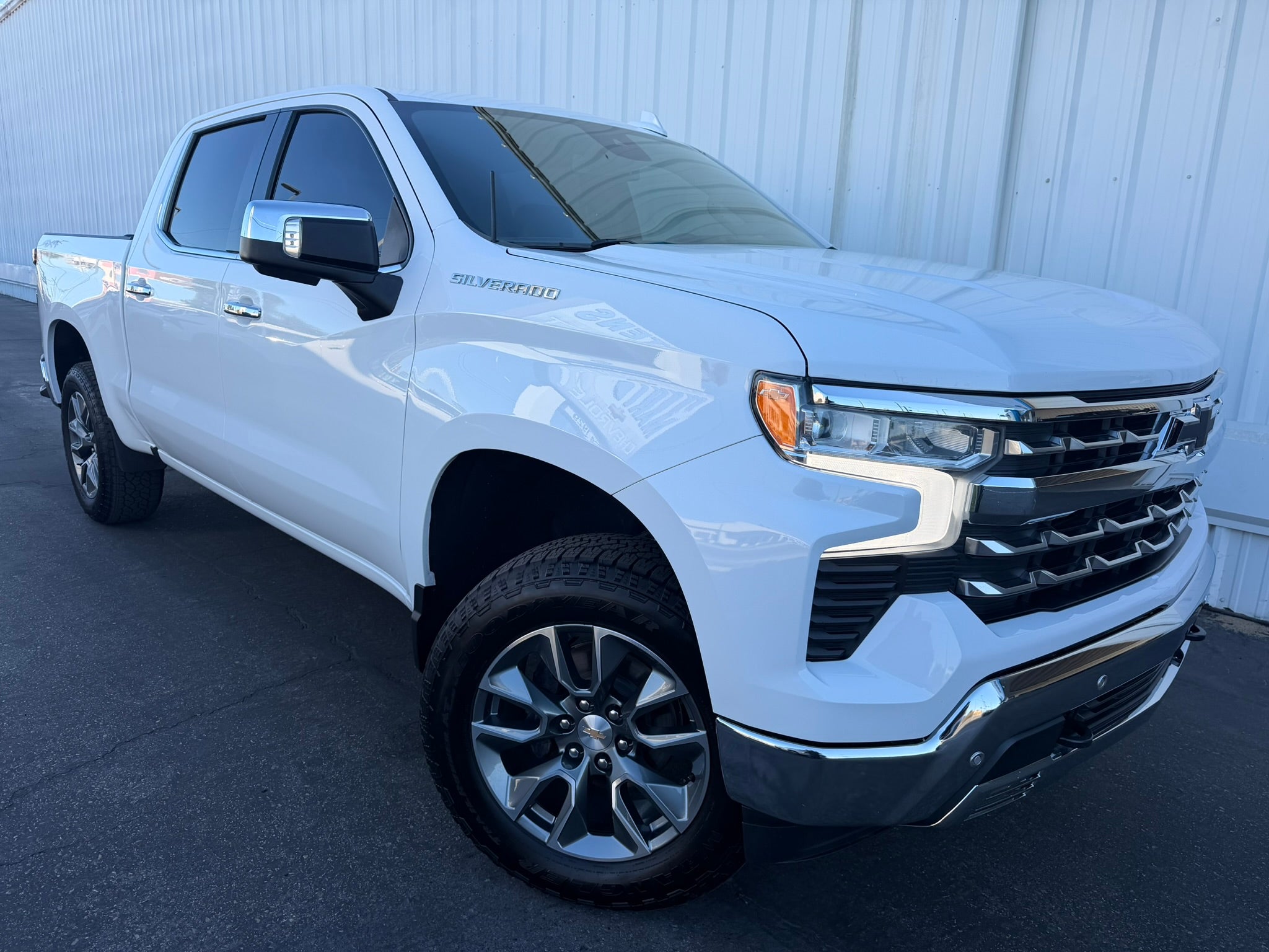 Summit White 2023 Chevrolet Silverado 1500 Pickup Truck Four-Wheel Drive Automatic