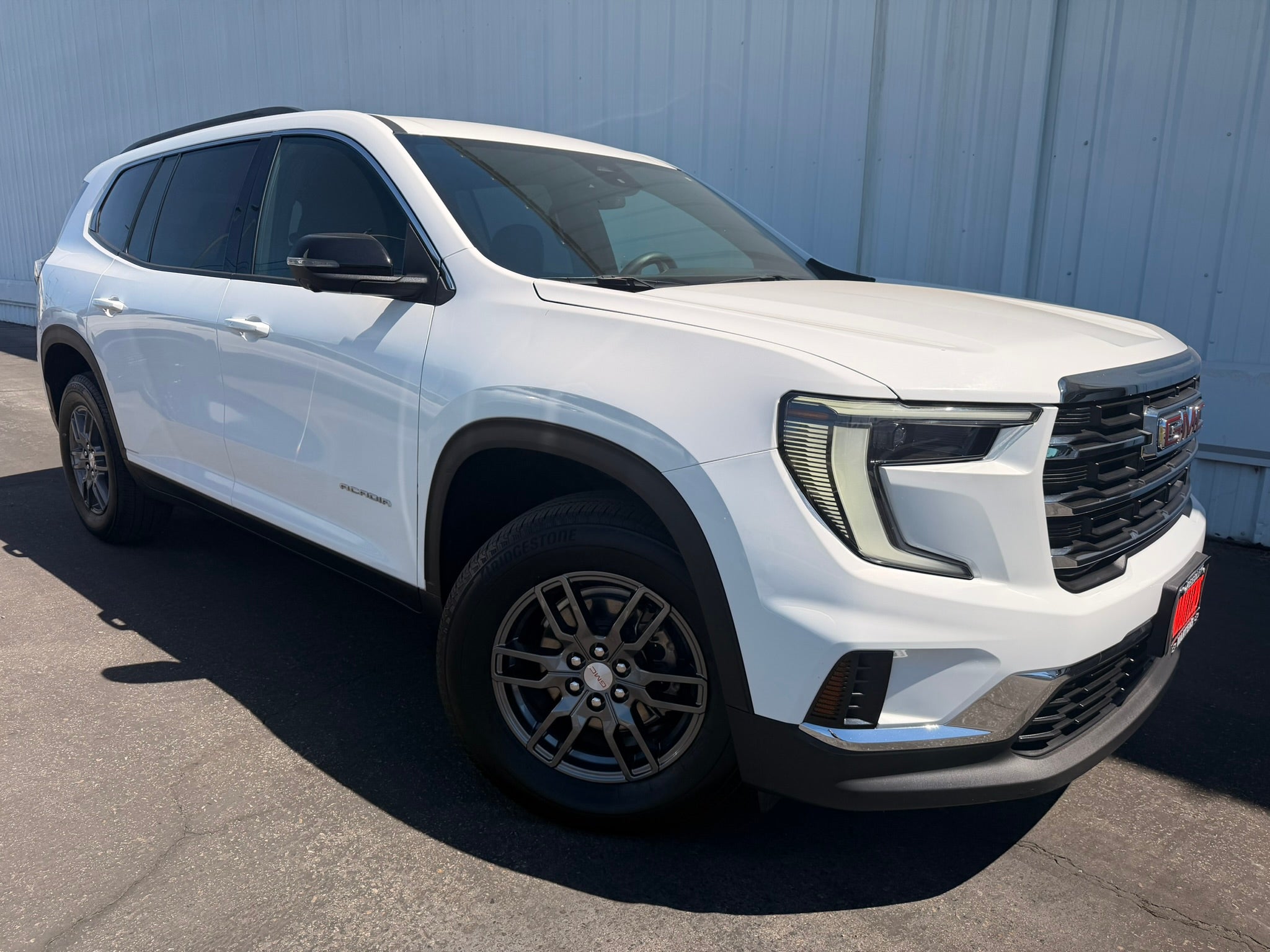 Summit White 2025 GMC Acadia SUV / Crossover Four-Wheel Drive Automatic