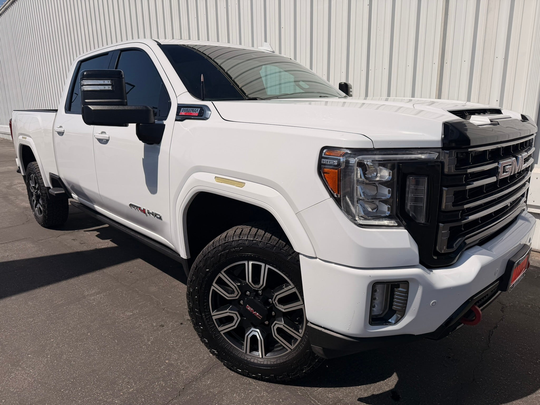 Summit White 2022 GMC Sierra 2500HD AT4 Crew Cab 4WD Pickup Truck Four-Wheel Drive Automatic