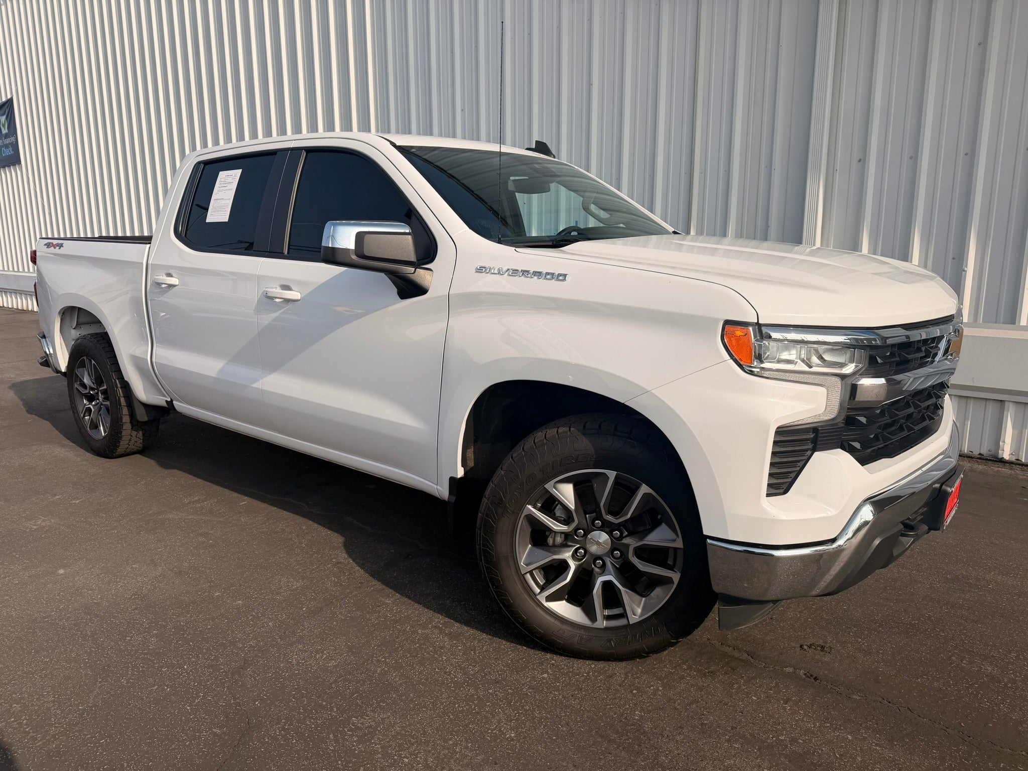 2023 Chevrolet Silverado 1500 LT Crew Cab 4WD