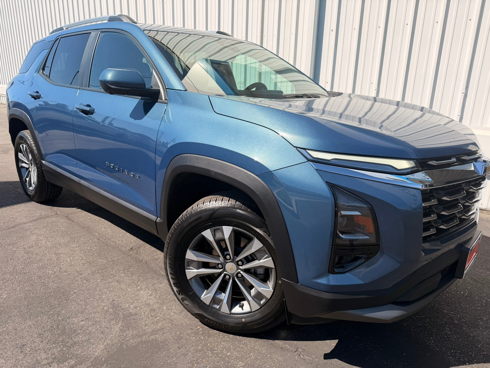 2025 Chevrolet Equinox Azul (Lakeshore Blue Metallic) SUV/Crossover Tracción delantera Automática