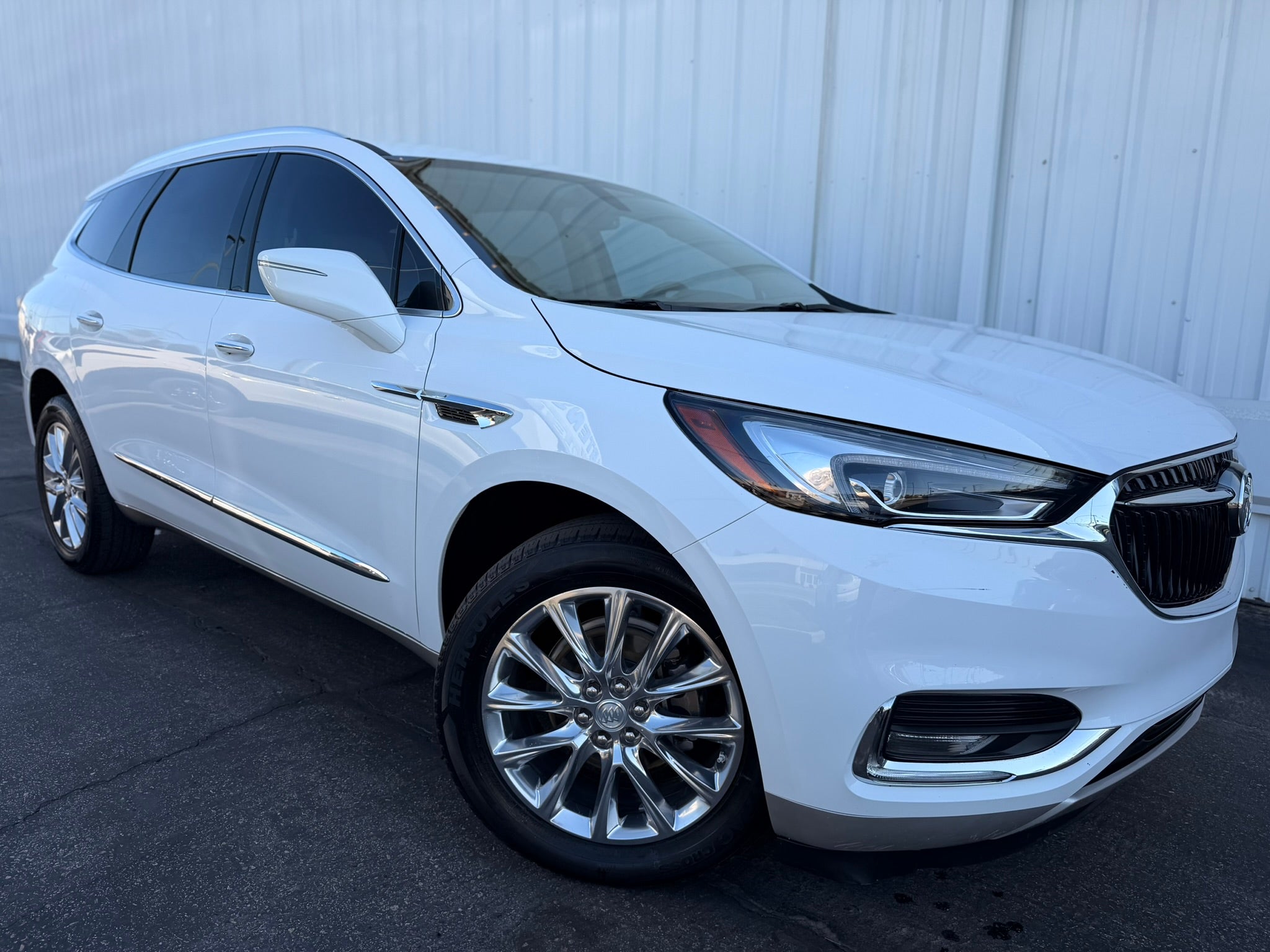 Summit White 2020 Buick Enclave SUV / Crossover Front-Wheel Drive Automatic