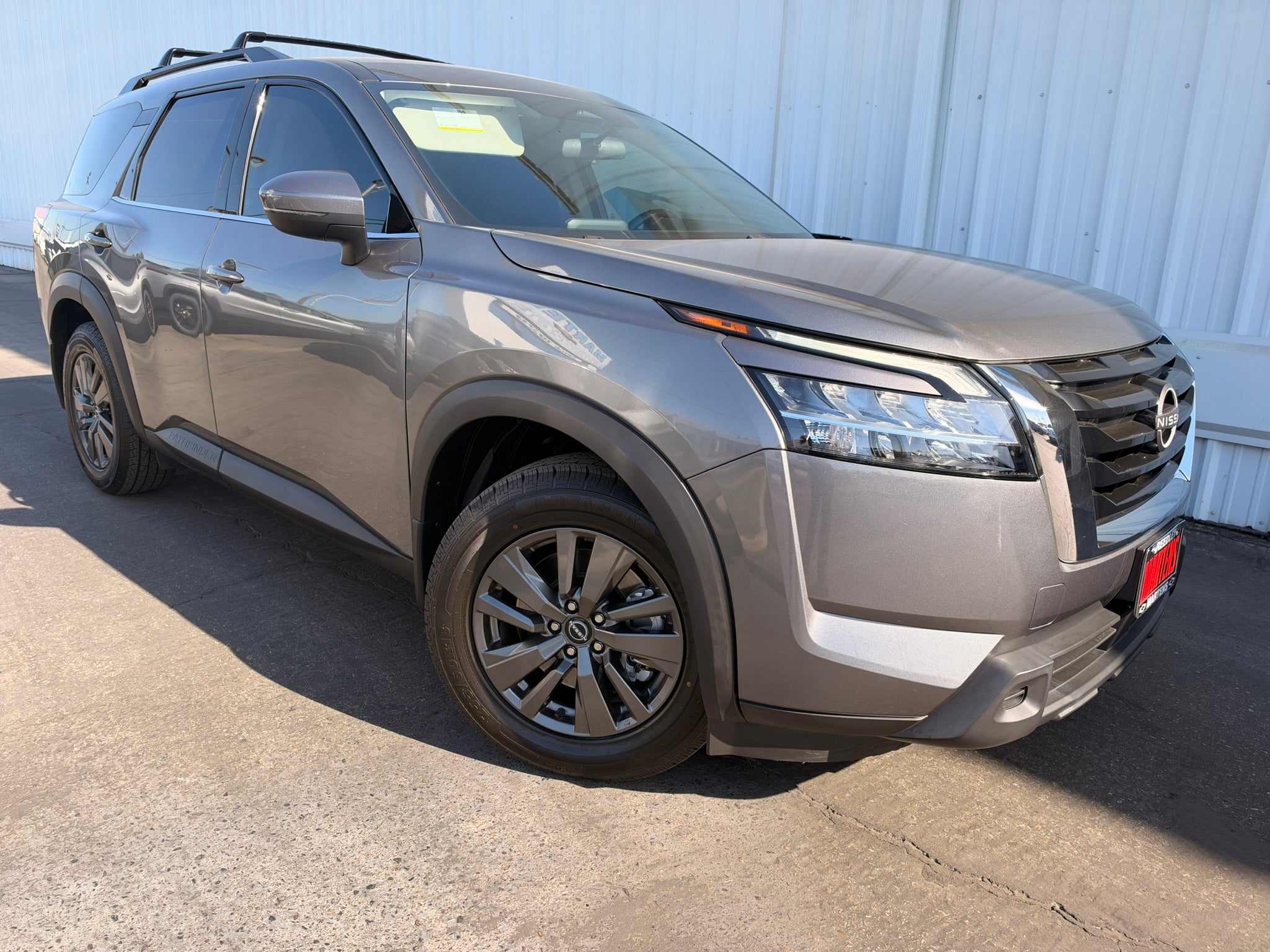 Gray 2022 Nissan Pathfinder SUV / Crossover Front-Wheel Drive 