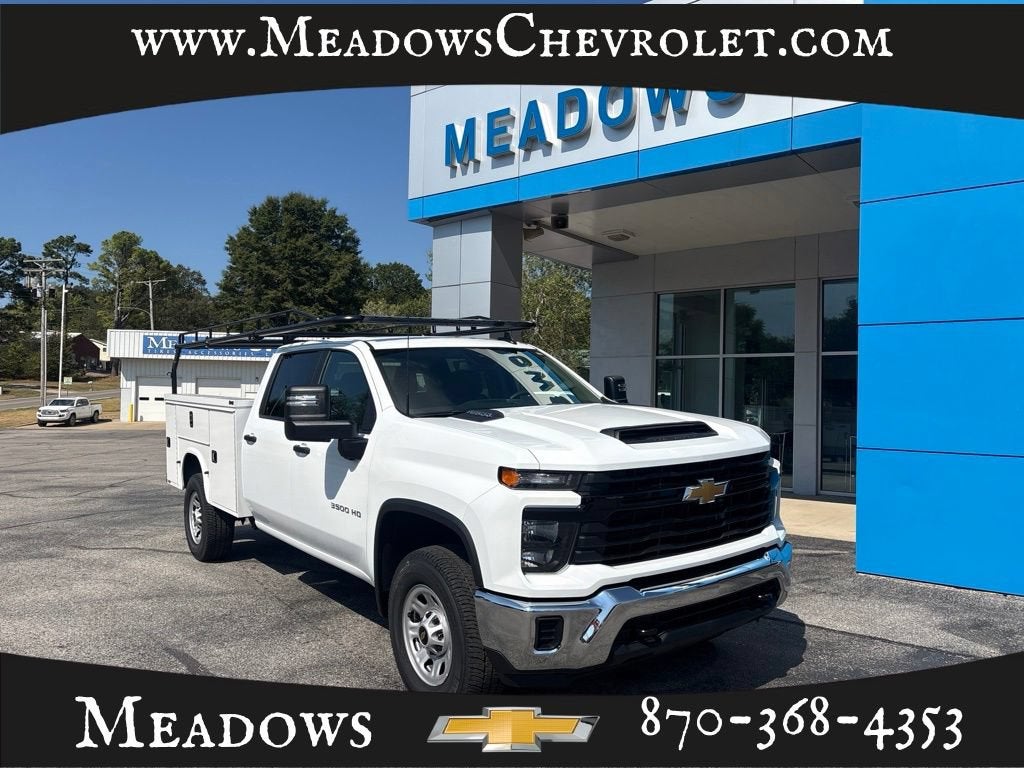 Summit White 2026 Chevrolet Silverado 3500HD Chassis Pickup Truck Four-Wheel Drive Automatic
