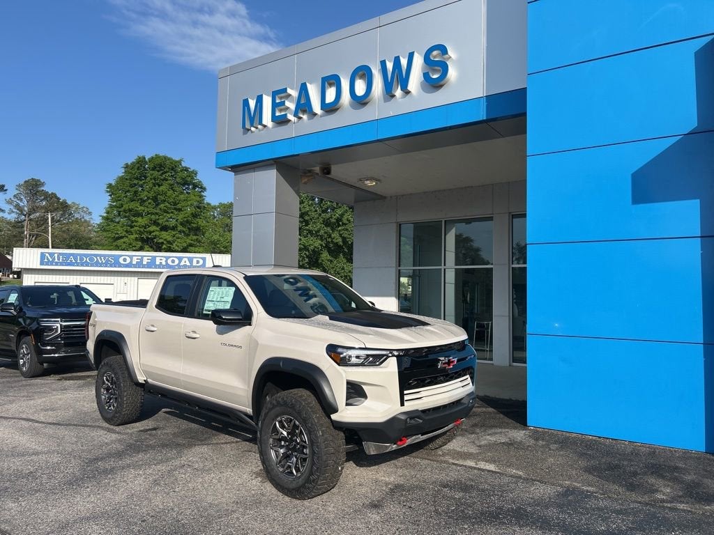 White Sands 2026 Chevrolet Colorado ZR2 Crew Cab 4WD Pickup Truck Four-Wheel Drive Automatic