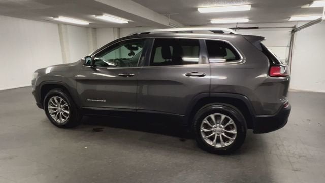 View vehicle photo 6
