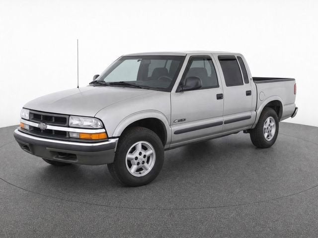 Light Pewter Metallic 2002 Chevrolet S-10 Pickup Truck Four-Wheel Drive Automatic