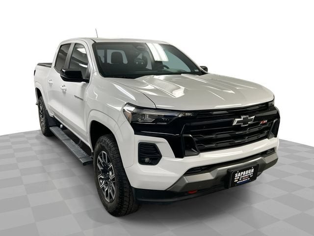 Summit White 2024 Chevrolet Colorado Pickup Truck Four-Wheel Drive Automatic