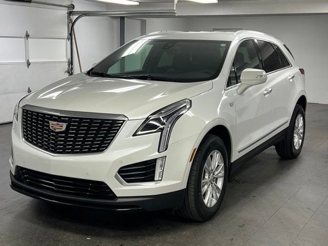 Crystal White Tricoat 2023 Cadillac XT5 Luxury FWD SUV / Crossover Front-Wheel Drive Automatic