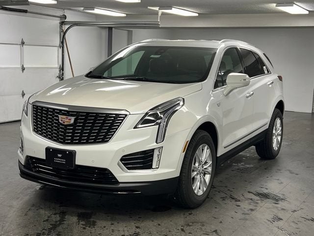 Crystal White Tricoat 2026 Cadillac XT5 SUV / Crossover Four-Wheel Drive Automatic