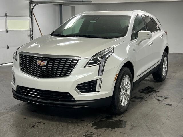 Crystal White Tricoat 2026 Cadillac XT5 Luxury AWD SUV / Crossover Four-Wheel Drive Automatic
