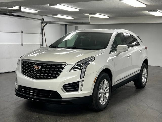 Crystal White Tricoat 2026 Cadillac XT5 SUV / Crossover Four-Wheel Drive Automatic