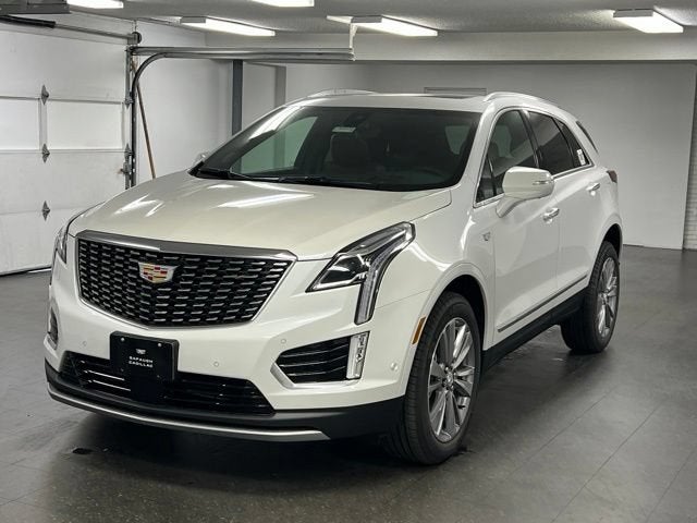 Crystal White Tricoat 2026 Cadillac XT5 SUV / Crossover Four-Wheel Drive Automatic