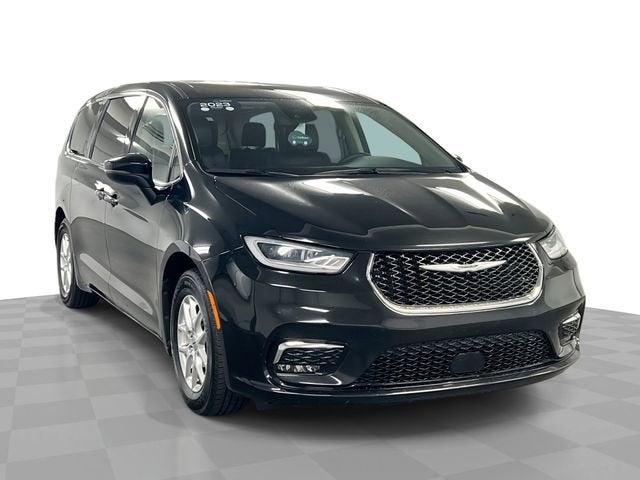 Black 2023 Chrysler Pacifica Touring L FWD Minivan Front-Wheel Drive Automatic
