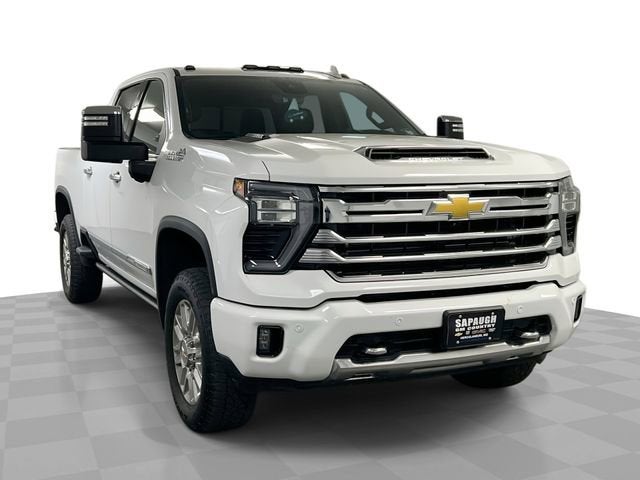 Summit White 2024 Chevrolet Silverado 2500HD Pickup Truck Four-Wheel Drive Automatic