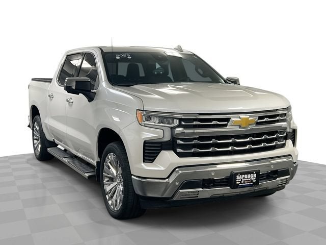 White (Iridescent Pearl Tricoat) 2023 Chevrolet Silverado 1500 Pickup Truck Four-Wheel Drive Automatic
