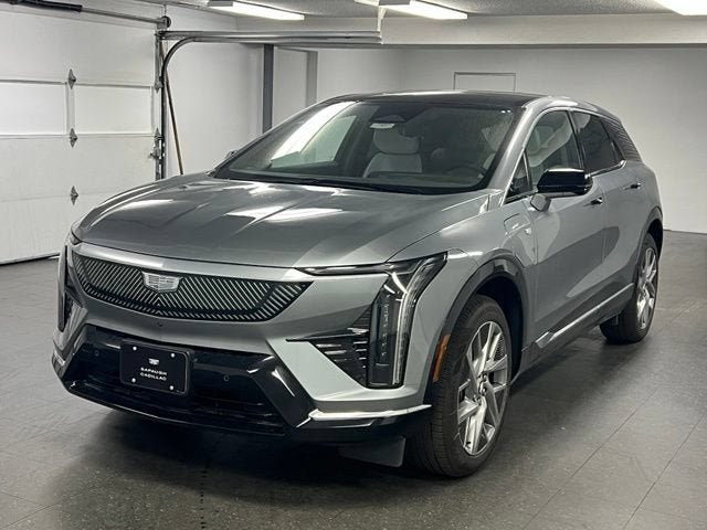 Argent Silver Metallic 2027 Cadillac OPTIQ SUV / Crossover All-Wheel Drive Automatic