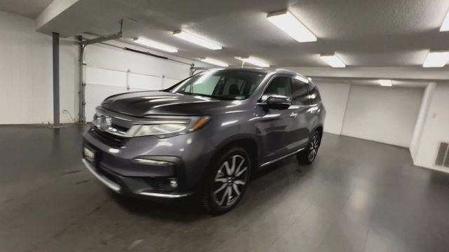 View vehicle photo 4