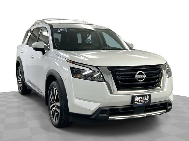 White 2025 Nissan Pathfinder SUV / Crossover All-Wheel Drive Automatic