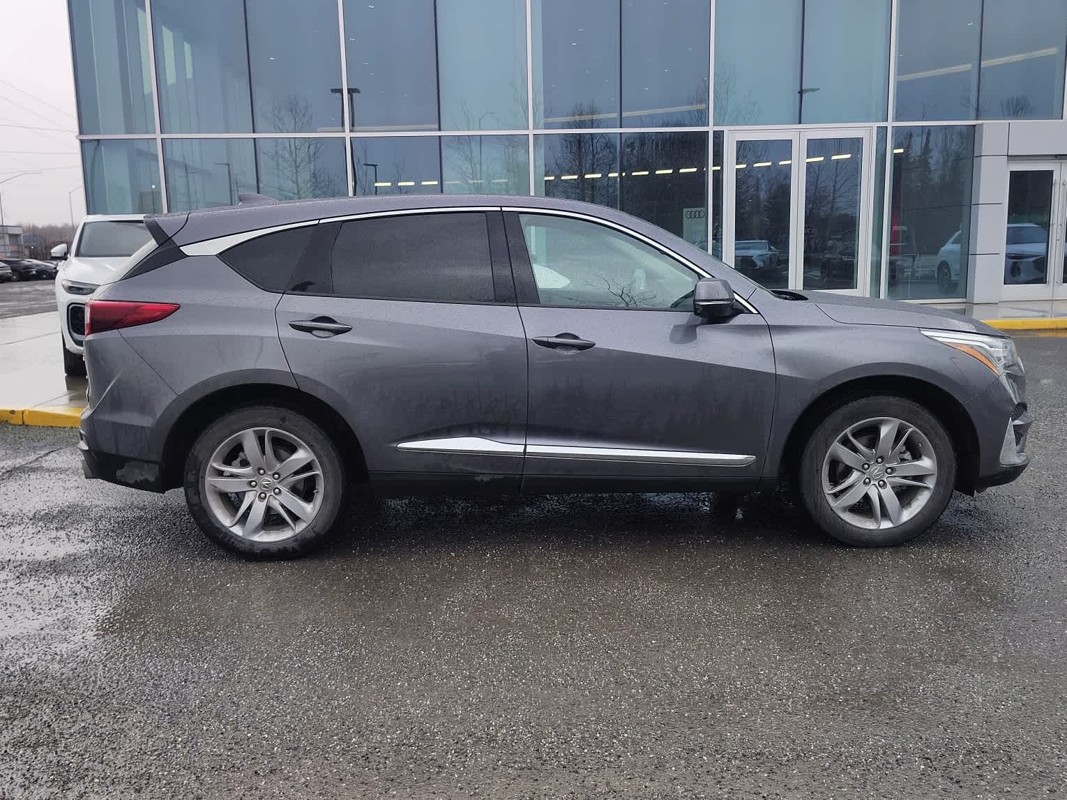 View vehicle photo 7